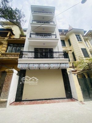 nhà phân lô - ô tô vào nhà - thiết kế hiện đại - ở đẳng cấp, văn phòng tuyệt đỉnh thang máy xịn