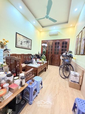 bán nhà tôn thất tùng, ngõ nông 1 ngoặt ra phố, ba gác tránh xe máy, 35m2, 8.2 tỷ