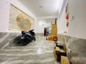 bán nhà dòng tiền trung tâm đống đa - ôtô đỗ cổng - 13 phòng khép kín - dt 600tr/năm 57m2 9.3tỷ