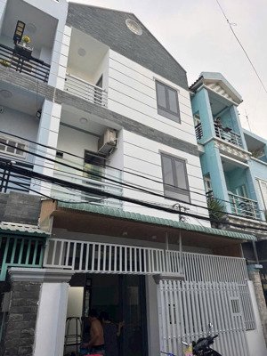 bán nhà đẹp đường oto p bình trưng q2 3 tầng 50m2 5,7mx9 sổ hồng 6,7 tỷ oto ngủ trong nhà