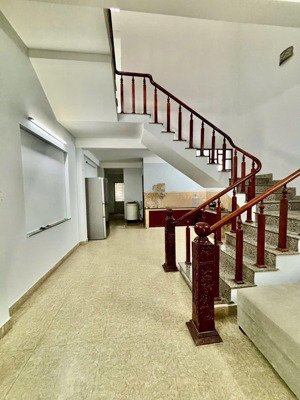 miình chính chủcho thuê nhà 2 tầng ở đường phạm vinh - cẩm lệ đà nẵng.