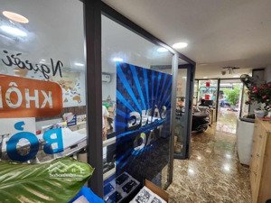 16,8tỷ. bán nhà 5 tầng bến vân đồn q4, ngang 5m hxh cách trục đường lớn chỉ 100m,có thang máy.