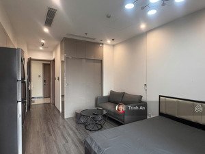 studio 27m² hướng đông nam, giá 2.22 tỷ, công chứng trước 20/8,cụm toà r1