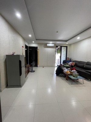 căn hộ trung tâm mỹ đình gần bến xe nội thất đầy đủ 70m