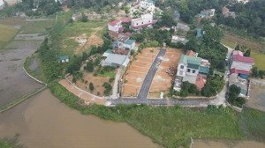 siêu phẩm 79m2 trung tâm xã bình yên view hồ giá 1,9 tỷ, cách đại học fpt 5ph di chuyển