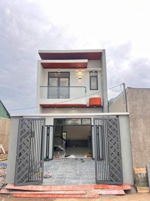 chính chủ gửi bán nhà 1 trệt lầu 1ty990 - diện tích 90m2 - ngay khu du lịch bửu long