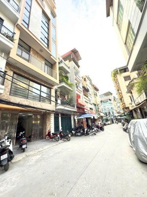 một căn duy nhất, khách đến ưng ngay thái thịnh, 100m2 10t giá chào nhỉnh 39tỷ, kinh doanh vô đối