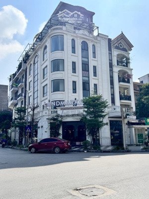 siêu phầm lô góc láng hạ 105m2 _8t _bể bơi 4 mùa _ô tô tránh _kinh doanh làm văn phòng cực đẹp.