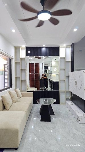 hiếm. nhà mới phố minh khai,5 tầng, 41 m2, ngõ nông, 3 gác đỗ cửa, sổ đỏ nở hậu giá 7.5 tỷ