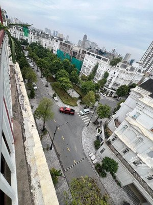 chính chủ cần bán liền kề louis đại mỗ , view vườn hoa , thang máy ,kinh doanh vị trí đẹp