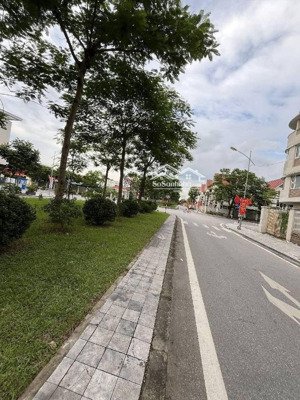 kđt mới an hưng - dương nội hà đông. nhà 5 tầng, mt 5m, dt 83m xây 5 tầng thang máy. giá 28,6 tỷ