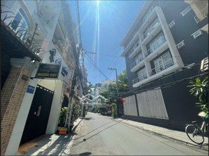 bán gấp nhà hẻm 449 sư vạn hạnh, p.12, q.10. dt: 6x18m, 2 lầu, khu siêu vip, hẻm nhựa 8m xe tải