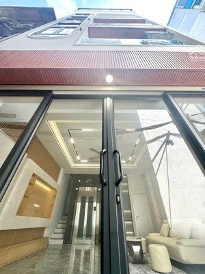 siêu phẩm - vũ hữu - nam từ liêm. oto tránh, kinh doanh. 54m - 5 tầng - mt 4m. giá 17.9 tỷ