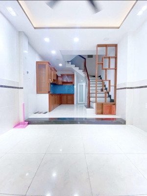 hẻm nhựa phan xích long - nhà mới 5 tầng - 38m2 - cách mt 40m - khu dân trí cao - chỉ hơn 7tỷ
