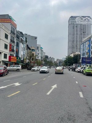 bán nhà mặt phố hoàng quốc việt 280m, 8 tầng, mặt tiền 11m, 2 mặt tiền, giá hơn 100 tỷ.