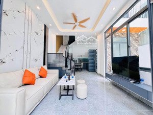 căn nhà đáng để đầu tư đang cho thuê 11tr/tháng ở đ.nguyễn du, dĩ an cách vincom chỉ 5p đi xe.