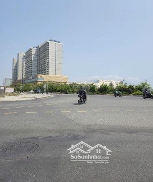 bán cặp đất biển sơn thuỷ- đường 7m5