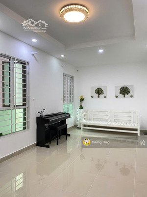 chính chủ bán ch hagl1 dt 90m2 gía 1 tỷ 820 còn thương lượng, tầng trung view thoáng. sổ hồng riêng