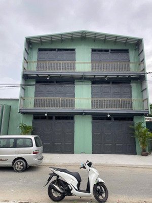 cần bán gấp trong 3 ngày bán đất tặng kho 3 tầng. giá thấp hơn thị trường 500 tr