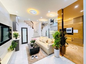 hàng hiếm. bán nhà nguyễn trãi, gần phố, oto đỗ cửa. sổ đỏ riêng đẹp. liên hệ : 