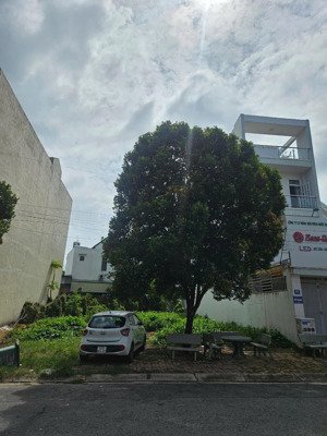 chủ cần bán lô đất trong khu chánh nghĩa vị trí khu dân đông nhựa 8m thông giá chỉ 6,7tỷ còn tl nhẹ