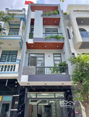 chủ kẹt nợ cần bán gấp nhà đường sư vạn hạnh phường 12 quận 10 dt 65,5m2/4ty150 gần vạn hạnh mall