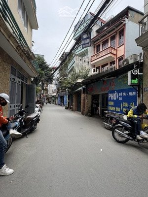 vương thừa vũ - dt - 100m 3 mặt ngõ.
đều ô tô tránh- gần ngã tư sở- gần đại học y- sổ đỏ nở hậu