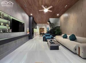  CHÍNH CHỦ CẦN BÁN NHÀ 1 TRỆT 2 LẦU – TRUNG TÂM P.4, TÂN AN – LONG AN - DT 85m2 - GIÁ 2.4 TỶ - SHR