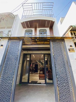 lên sóng nhà đẹp full nội thất giá chỉ bằng lô đất