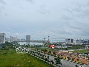 do chuyển định cư, cần bán gấp căn hộ 1pn + 1 67m2 view biển trung tâm du lịch bãi cháy, hạ long.