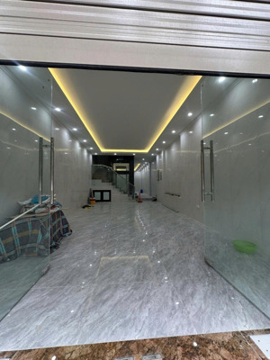 cho thuê nhà kđt định công, hoàng mai. dt 90m2, 5 tầng, mt 5m, full điều hoà, thang máy, giá 40tr