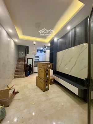 siêu hiếm nhà đẹp giáp bát ngõ nông gần phố sổ nở hậu chỉ xách vali về ở