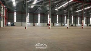 xưởng tân uyên mới 100%: dt 2200m2 vp ngoài xưởng 100m. pccc tự động giấy tờ đầy đủ. sx đa dạng