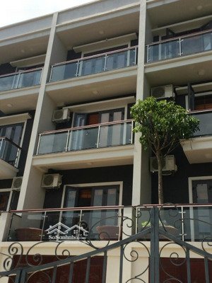 cho thuê nhà riêng đường lạc long quân ô tô đỗ cửa 32m2 x 6 tầng