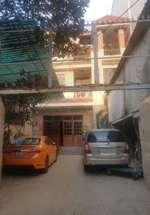 biệt thự giữa lòng quận 5 tại trần hưng đạo, giá 42 tỷ/225m2 còn thương lượng, shr, bao công chứng