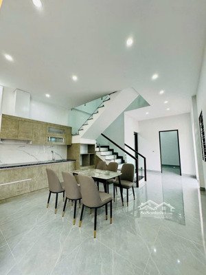 cho thuê nhà 2 tầng full nội thất ngay cạnh ecohome, kcn tràng duệ