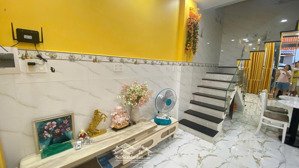 cho thuê nhà mới hxh bà hom, 3 pn, giá 11 triệu/tháng.