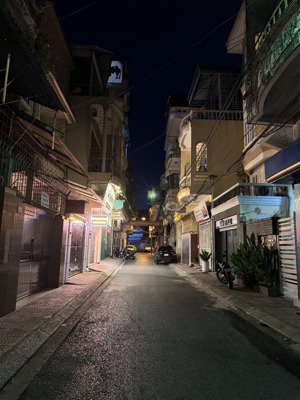 bán nhà 2,5 tầng tuyến 2 tô hiệu ô tô đỗ cửa thoải mái