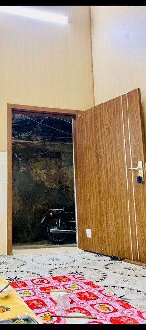 chính chủ bán nhà ngõ 36 đường cao bá quát, ba đình, hà nội. 5,6 tỉ