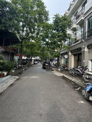 biệt thự song lập 131m2, mặt tiền 7m, giá chỉ 29 tỷ ngõ 67 phùng khoang kđt nam thắng