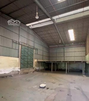 thuê kho bãi quận 7 , dt 800m2 có tường xây kiên cố đẹp - chuẩn