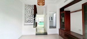 nhà 3 tầng xe hơi đỗ cửa dt:72m2 cách mặt tiền tân mỹ vài chục mét trung tâm quận7 nhỉnh 8ty