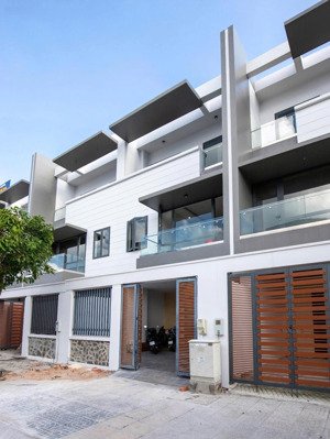 chính chủ chuyển đổi công tác nên bán nhà hoàn công baria citygate giá rẻ! 