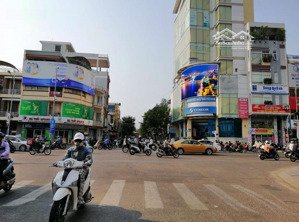 chính chủ bán nhà 3 tầng góc ngã tư hoàng hoa thám, đà nẵng. vị trí kinh doanh siêu đỉnh. dt 125m2