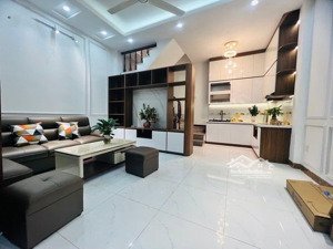 chủ đang cần bán gấp nhà đại mỗ, ô tô đỗ cổng, 5 tầng, 35m2, giá 5.6 tỷ