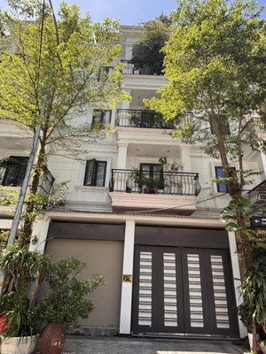 chính chủ bán liền kề ngọc hồi, đường 12m, vỉa hè, ngay gần khu đô thị rose town