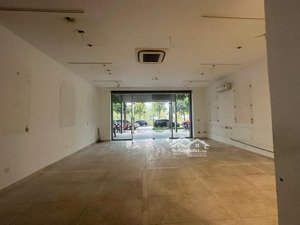 cho thuê nguyên căn shophouse sarim dtsd 250m2 giá chỉ 130 triệu/tháng - vị trí đẹp