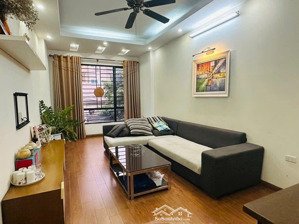 hot!! phân lô cán bộ gần hoàng cầu nhà đẹp gara oto 3 thoáng dt 60m2, 4 tầng mt 3.5m, giá 18.5 tỷ