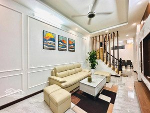 bắc từ liêm 38m2 x 6 tầng x 5,5m mt , lô góc , thang máy , ô tô đỗ ngày đêm