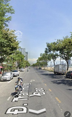 bán nhà 3 tầng mặt tiền đường trần hưng đạo - vị trí đẹp - gần điểm bắn pháo hoa - giá tốt